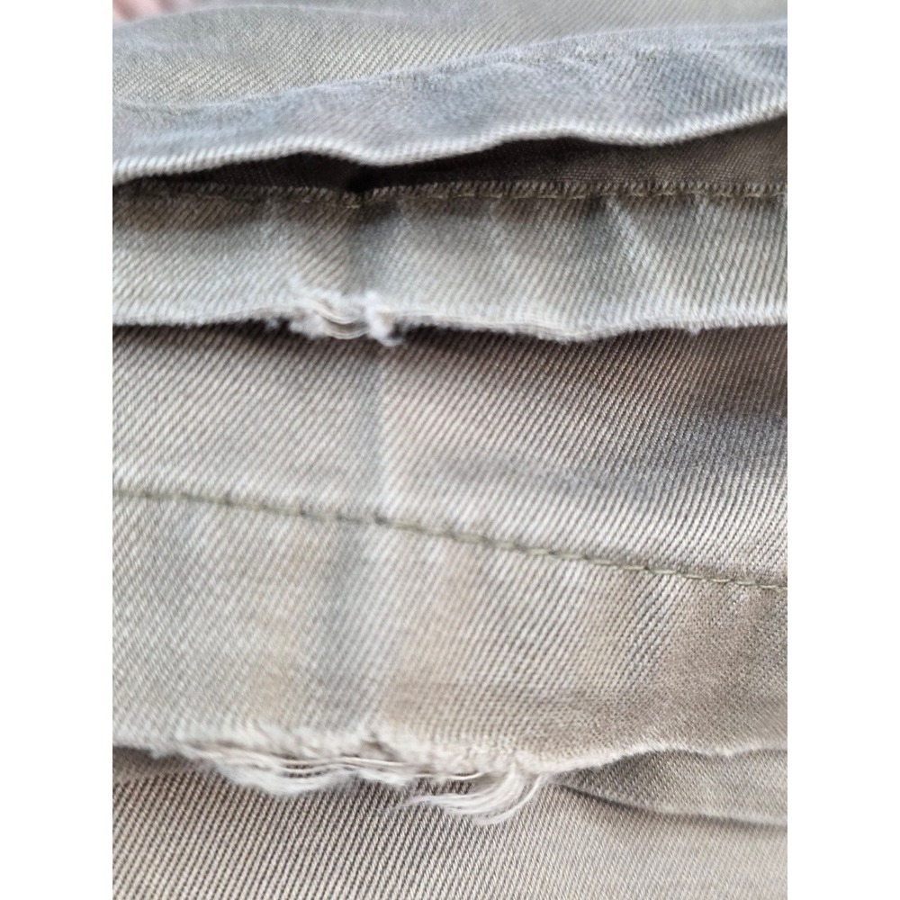 Buying St Johns Bay Cargo Shorts Mens 44 Tan Getting Free 44x30 Levi Dockers - Picture 9 of 9